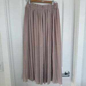 H&M | pleated maxi skirt